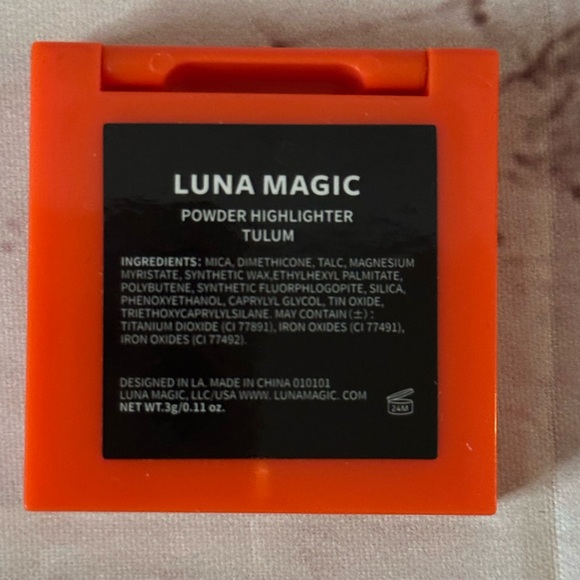 Luna Magic Powder Highlighter Tulum .11oz - Picture 7 of 7